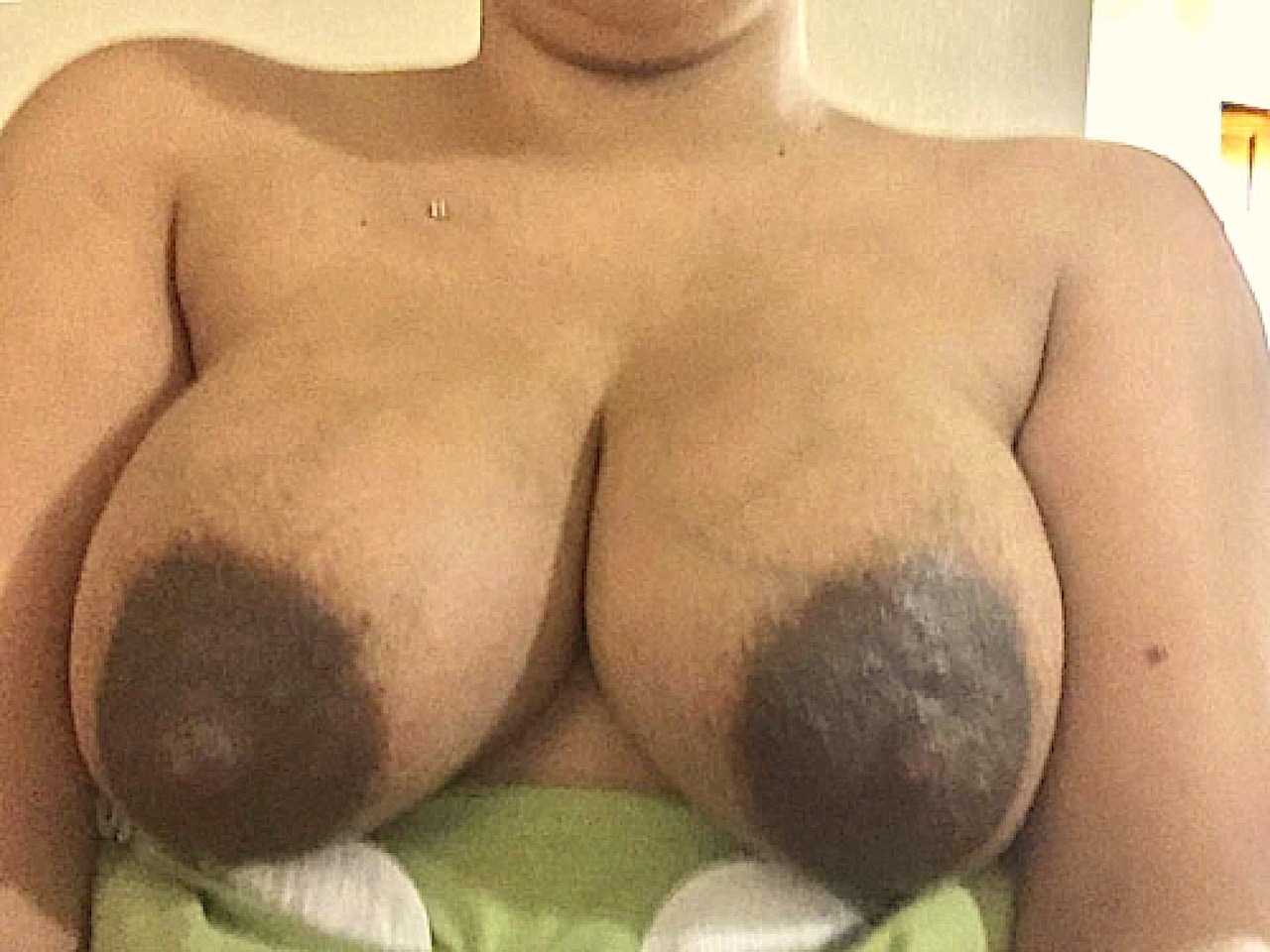 barbaroxx:  Aqui tenemos esta putita pa comenzar el dia suavecito jajaja