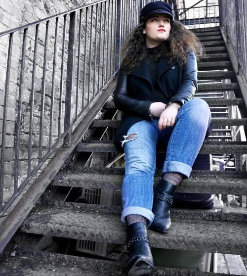 Chatting about new trends over on my blog As always the links in my bio#fashionblogger #streetstyle 