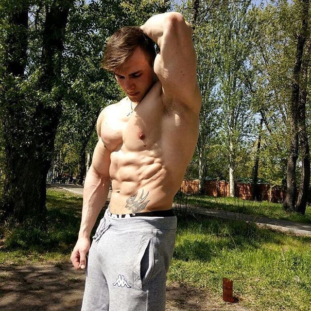   Евгений Михайленко ( @eugene_aesthetics_official )