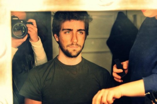 turkish-men:  turkishmen:  Çağlar Ertuğrul (Turkish Jake Gyllenhaal look-alike) 