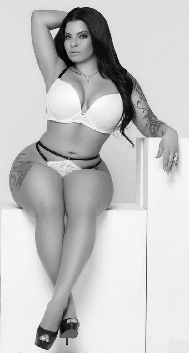 dragon4door:  Thickish Babe