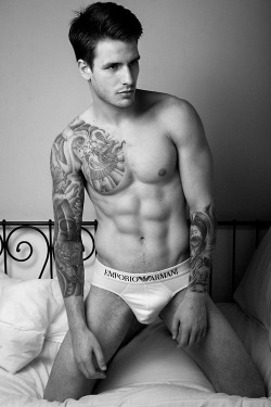 mientus-com:  Pedro Senger in EMPORIO ARMANI UNDERWEAR  