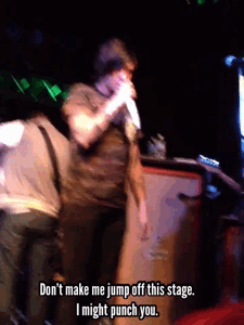 copeyquinn:  7iffanymariee:   You tell them Kellin.   u get em