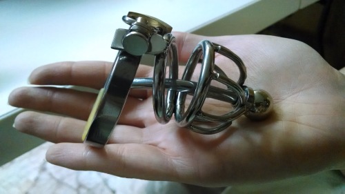 Love the urethral sound attachment in this chastity device! allwelust:This is how my chastity device