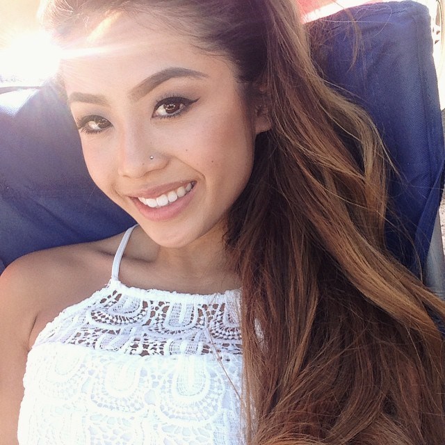 hotasianworld:  SmileWatch Cai LIVE on Webcam  That smile tho&hellip;.
