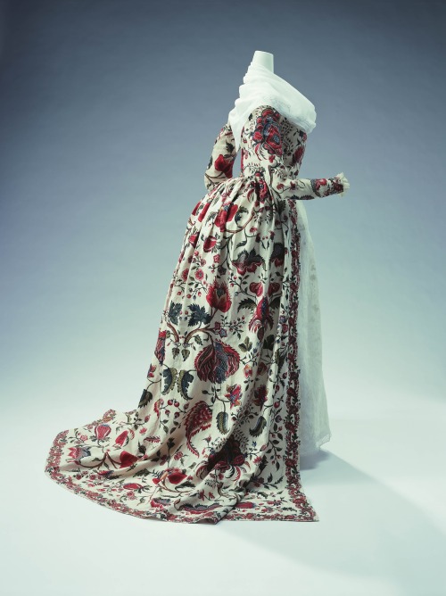 Robe à l'Anglaise, c. 1780from KCI