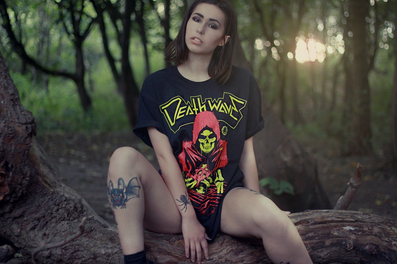 hannah-daisy:  Hannah daisy. For nine lives. Photographer: jade carney Instagram: