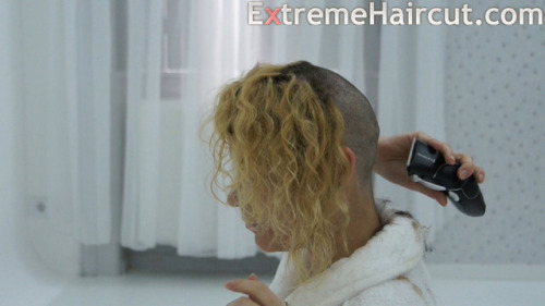 extremehaircut - Self head shaving ritualThis curly blonde...