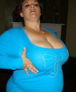 bbwhour:  Click here to fuck a local BBW.