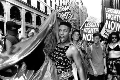 enoughtohold:Activists with the Lesbian Avengers, seemingly at the first New York Dyke March, June 1