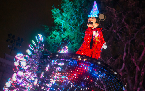 chrisalcoran: Welcome to the rhythm of the night | Into the Magic on Flickr. Paint the Night is amaz