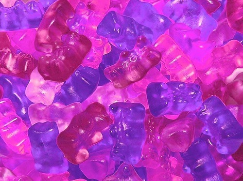 remembertosmiilee:  mmm gummy bears