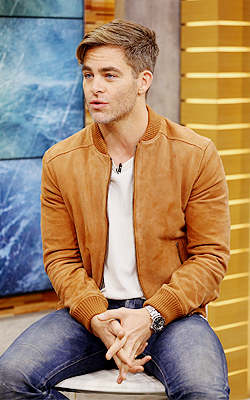 dorkychris: Chris Pine promoting The Finest Hours [x]