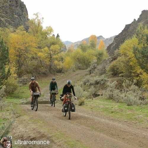 velocityusa:  @Regrann_App from @ultraromance - The @sarahjswallow tour of eastern Oregon’s painted 