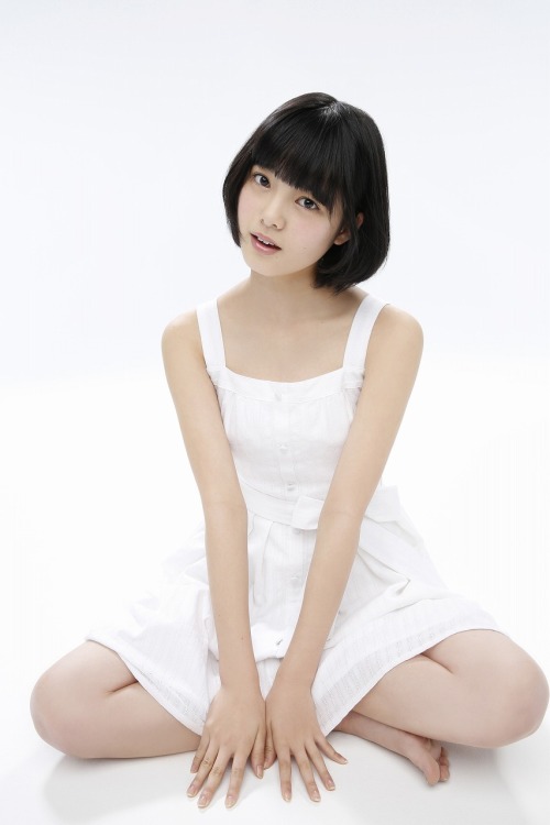 46wallpapers: Yurina Hirate - HUSTLE PRESS