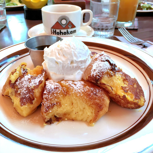 French toast with whipped cream at the Hohokam burger cafe in Harajuku.