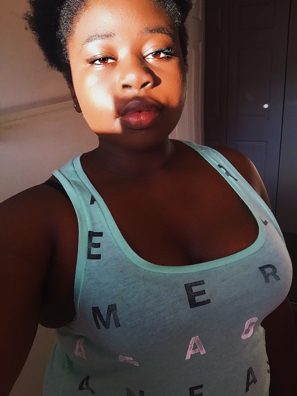 mo-dusoperandi:  I love the sun + it loves me (and my forehead), part 2 👸🏾🌞