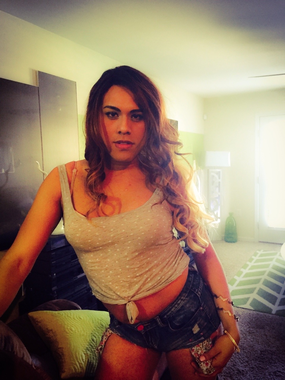 stephen1161:  melinaleonxo:  💅💄👓👠💋💖 tgirl Melina  Beautiful