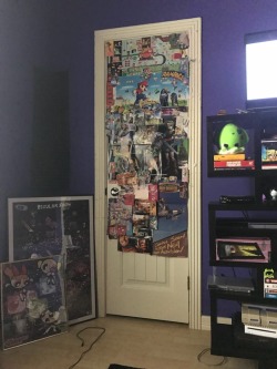pan-pizza:  When I listen to my vids in headphones I hear some echoI should add some sponges to the front of the room, but that’ll mean covering up the posters. My Tony Hawk Pro Skater 64 poter