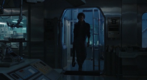 Aliens  [ 1986 ] Dir:  James CameronDoP:  Adrian Biddle