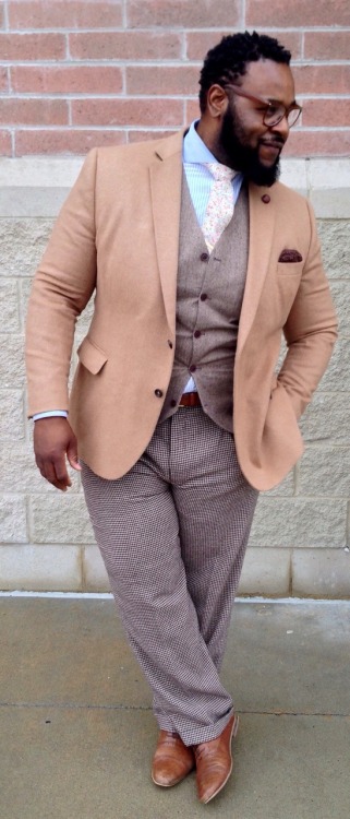 bigfashionguy:  | @TheBigFashionGuy |   Big and Tall Style Inspirations  Layers, Textures and Prints 