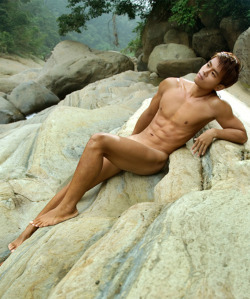 auberonbc:  For more Gorgeous Asian Men visit:http://auberonbc.tumblr.com/archive 