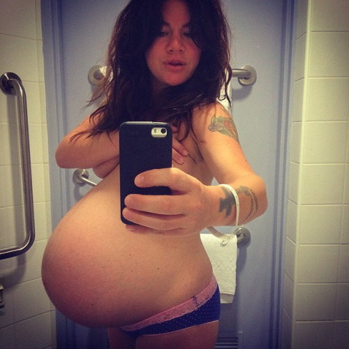 Pregnant Beauty 18+