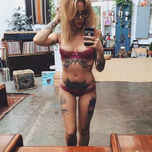 I Always Bet On Inked Girls