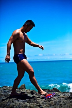 bbbtm13:  Sea and man, perfect combination.  Reblog &amp; follow me for more surprise!