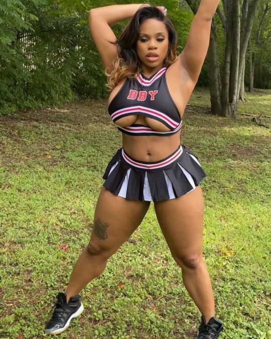 mrazzoholic:We want Dominique we want Dominique eat her up eat her up RAH RAH RAH!!!😋😋🍑