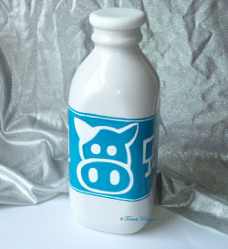 geek-studio:  Lon Lon Ranch Milk Bottle by