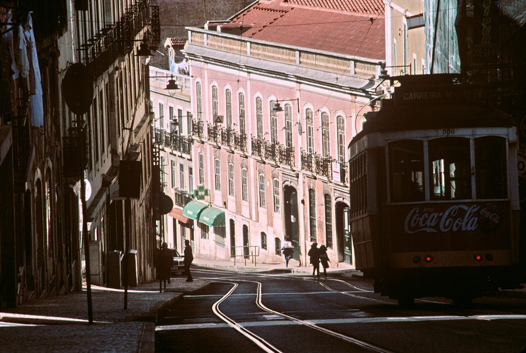 barcarole:  Lisbon, Portugal, 1998. Photos by Gueorgui Pinkhassov.