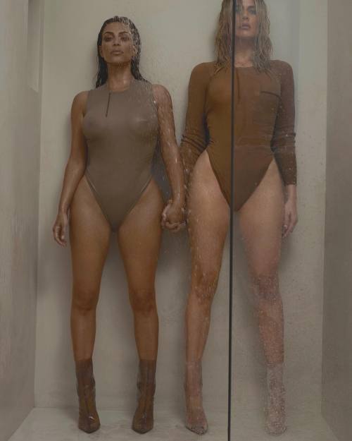 celebmujeres:  Kim & Kloe Kardashian