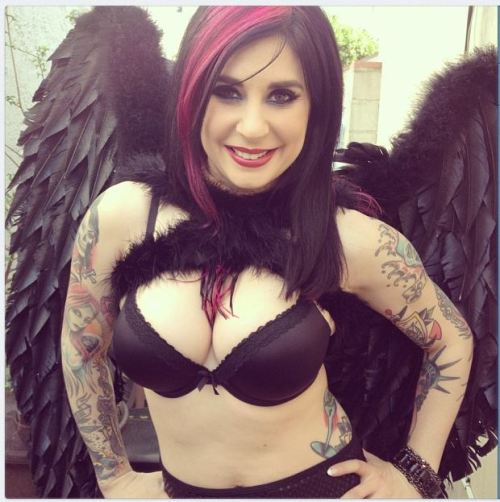 joannaangel:  Joanna Angel (geddit?)