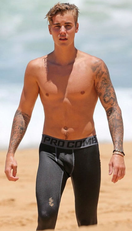 https://sexyboysbeingsexy.tumblr.com/post/122013317139