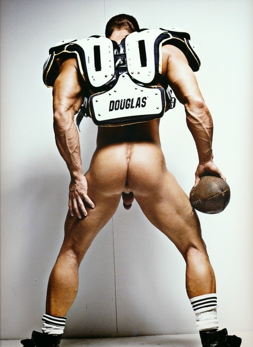 sexymeniac:  oh wow, I would love to eat some asses like the first GIF.