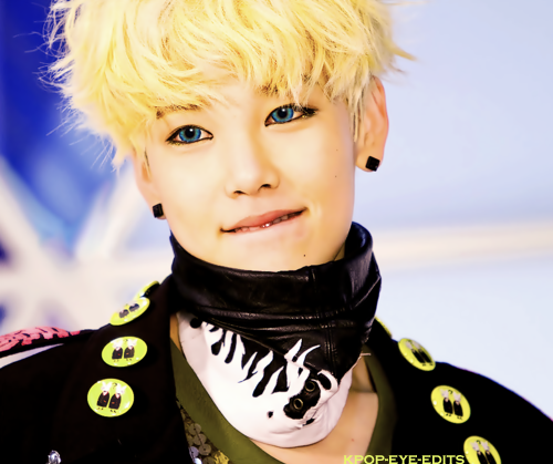 kpop-eye-edits:Holy shit.Zelo seriously… come to noona! 