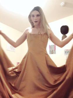 alicewonder369: The bottom of this dress is so big! I love playing and twirling in it :0