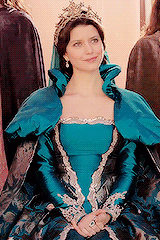 kshandra:sansaregina:positive lady characters meme: kösem sultan + hair porn/wardrobe porn (requeste