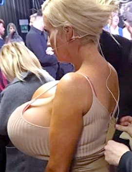 degradethisbimbo:I need tits that never let me hide in a crowd. 