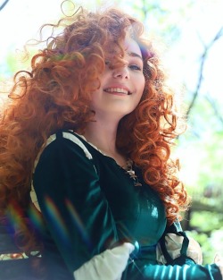 love-cosplaygirls:  Omgcosplay as Merida