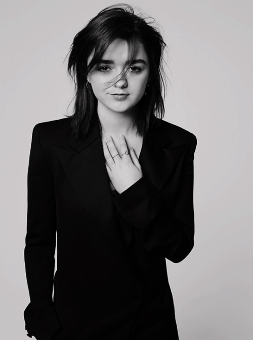flawlessqueensofthrones: Maisie Williams photographed by Kerry Hallihan for The Sunday Times Style