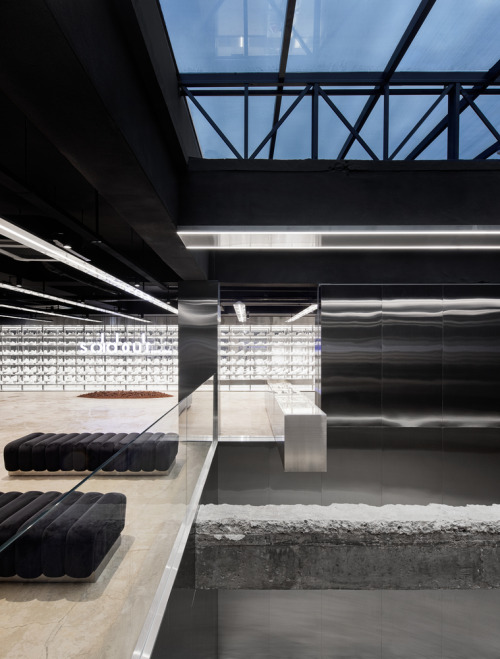 ”Soldout,” Musinsa Store, Seongdong-gu, Seoul, South Korea,WGNB Architects,Photographs:  Yong-joon C