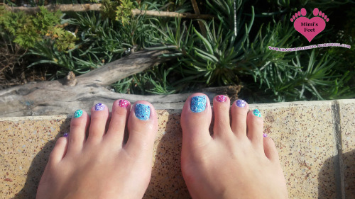 Nice submission from Mimi (http://mimitwee.tumblr.com). Check her site for more of her sexy feet!
