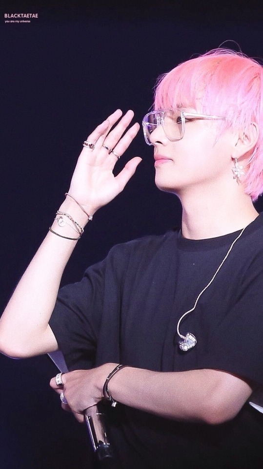 Pink Haired Taehyung Wallpapers 💞