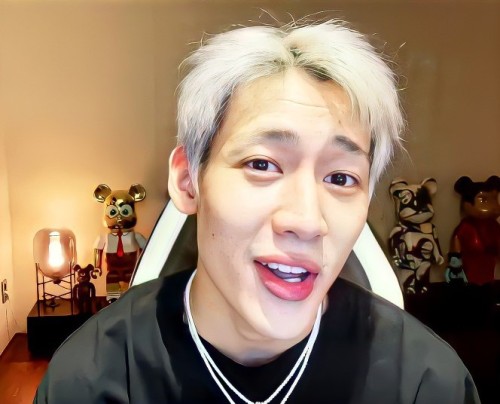 Bambam on V Live. ( 210524 ): vlive.tv/post/1-23095877