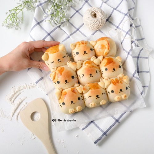 DIY Kitty Buns Recipe and Tutorial from Little Miss Bento.This recipe is in grams not cups, but it i