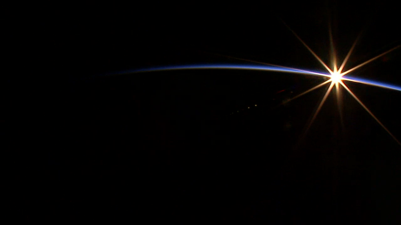 spaceexp:  Sunrise from the ISS while above Australia