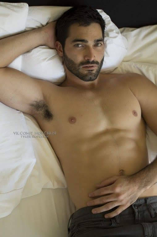 Tyler Hoechlin Crack #1