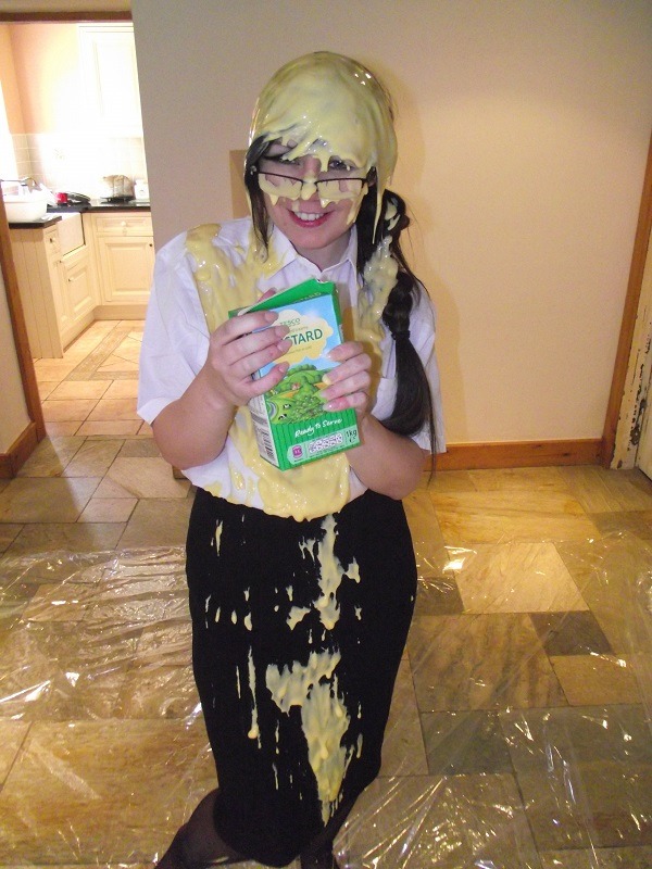 messyfoodsex:  wampicsandgifs:  Kacie James - Messy Secretary! by Tony Hill (1 of